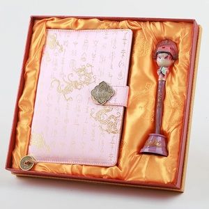 Chinese traditional opera characters and Yunjin